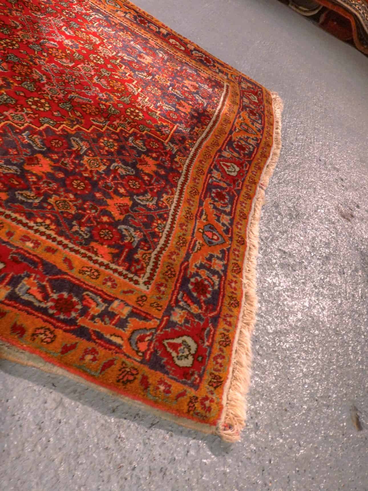 Punainen käsinsolmittu Bijar-villamatto, 151 × 106 cm