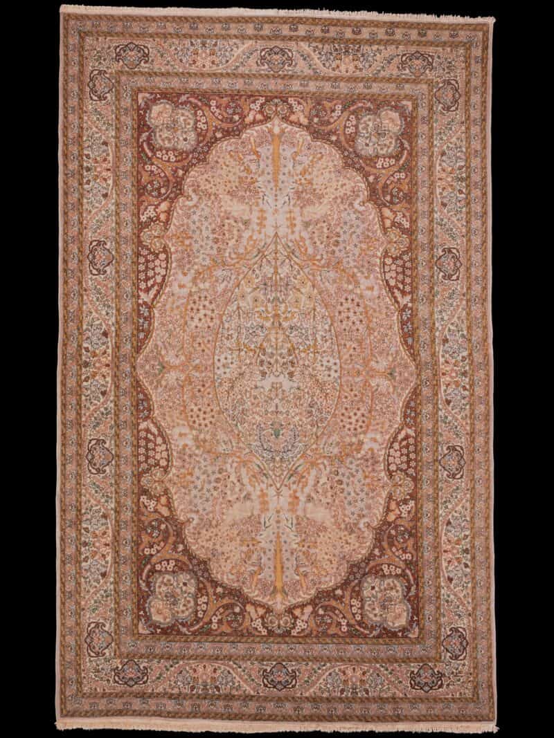 Vaalea käsinsolmittu Ghom-villamatto, 228 × 141 cm