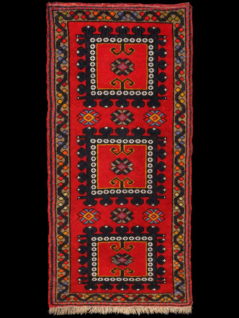 Särmikäs pieni Usak - 101 x 46 cm