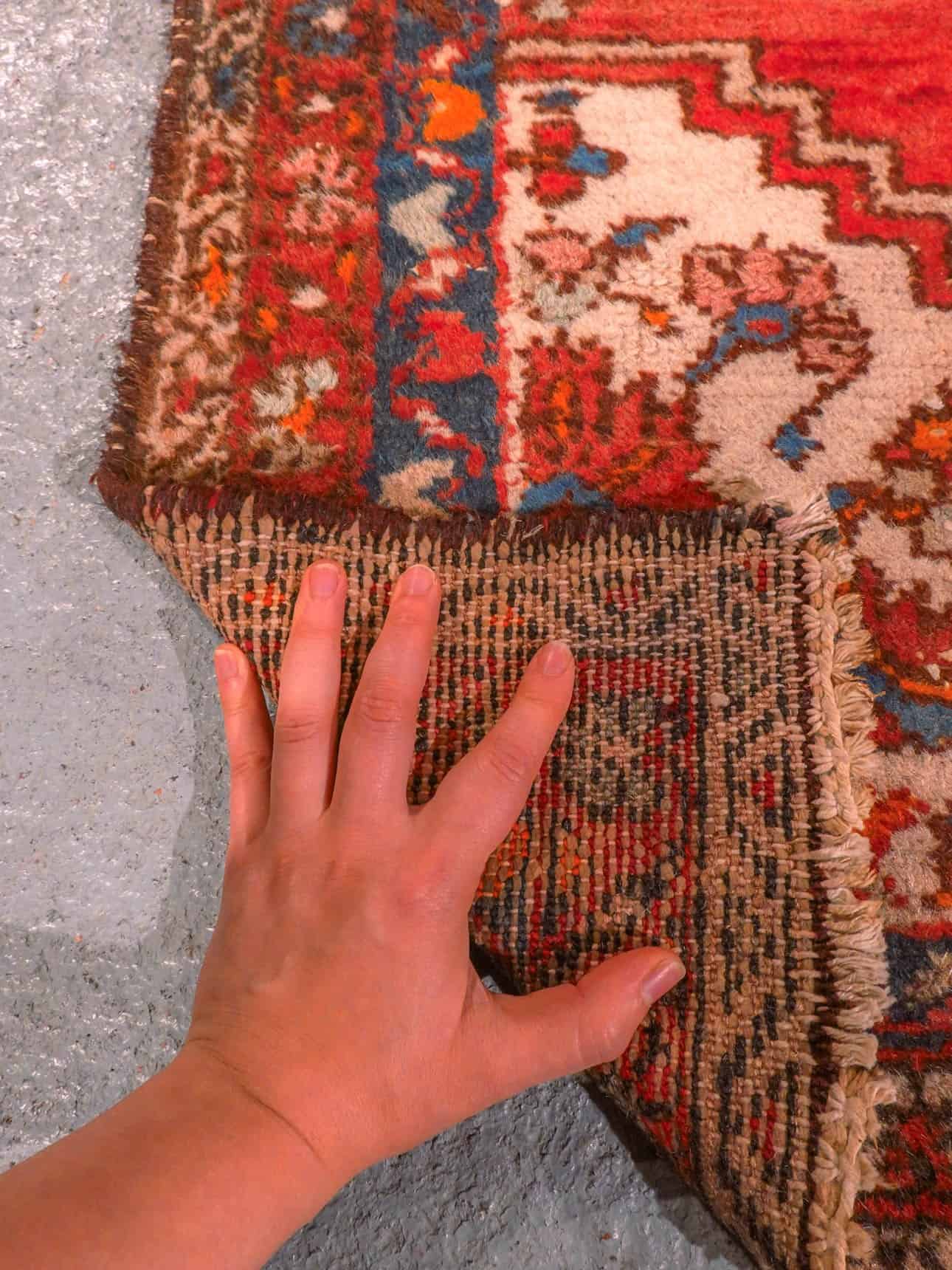 Punainen käsinsolmittu Hamadan-villamatto, 150 × 95 cm