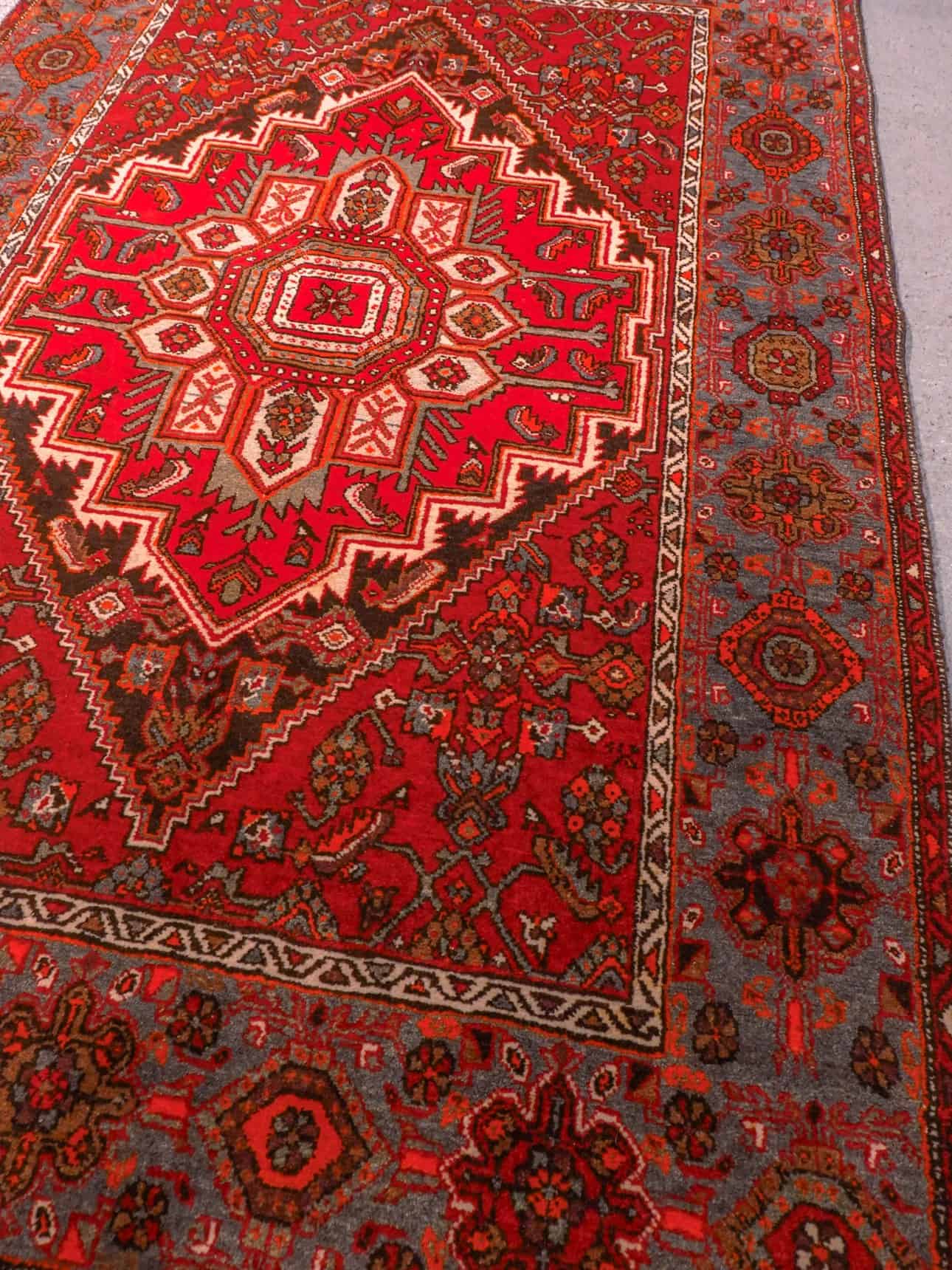Punainen käsinsolmittu Hamadan-villamatto, 160 × 101 cm