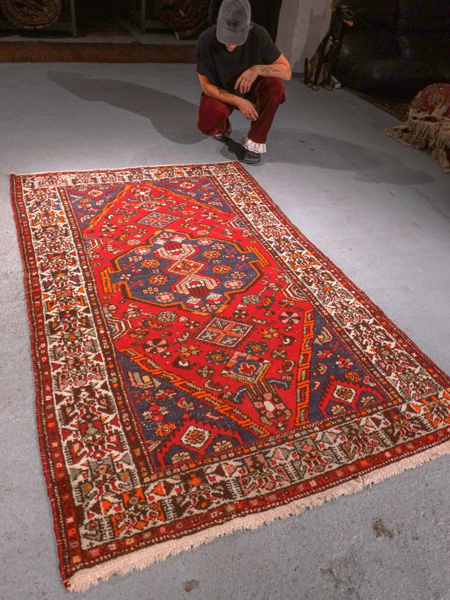 Punainen käsinsolmittu Hamadan-villamatto, 207 × 136 cm