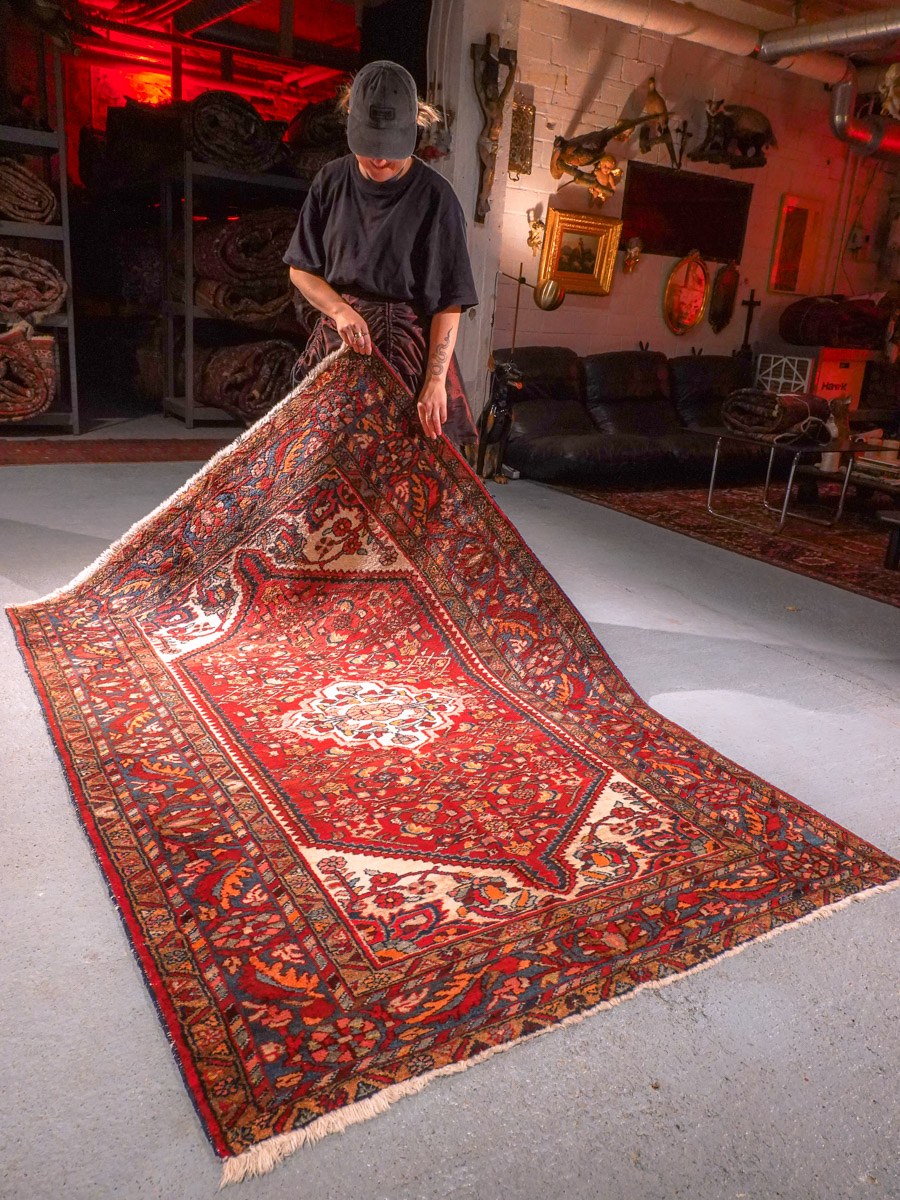 Punainen käsinsolmittu Hamadan-villamatto, 213 × 143 cm