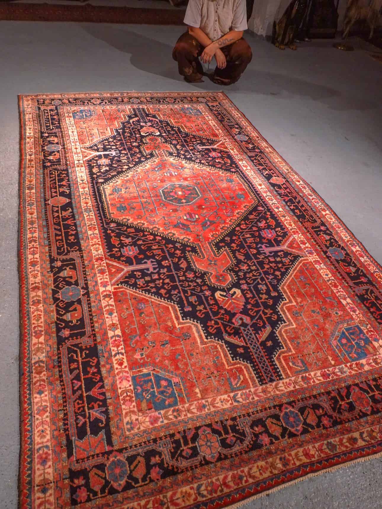 Punainen käsinsolmittu Hamadan-villamatto, 267 × 154 cm