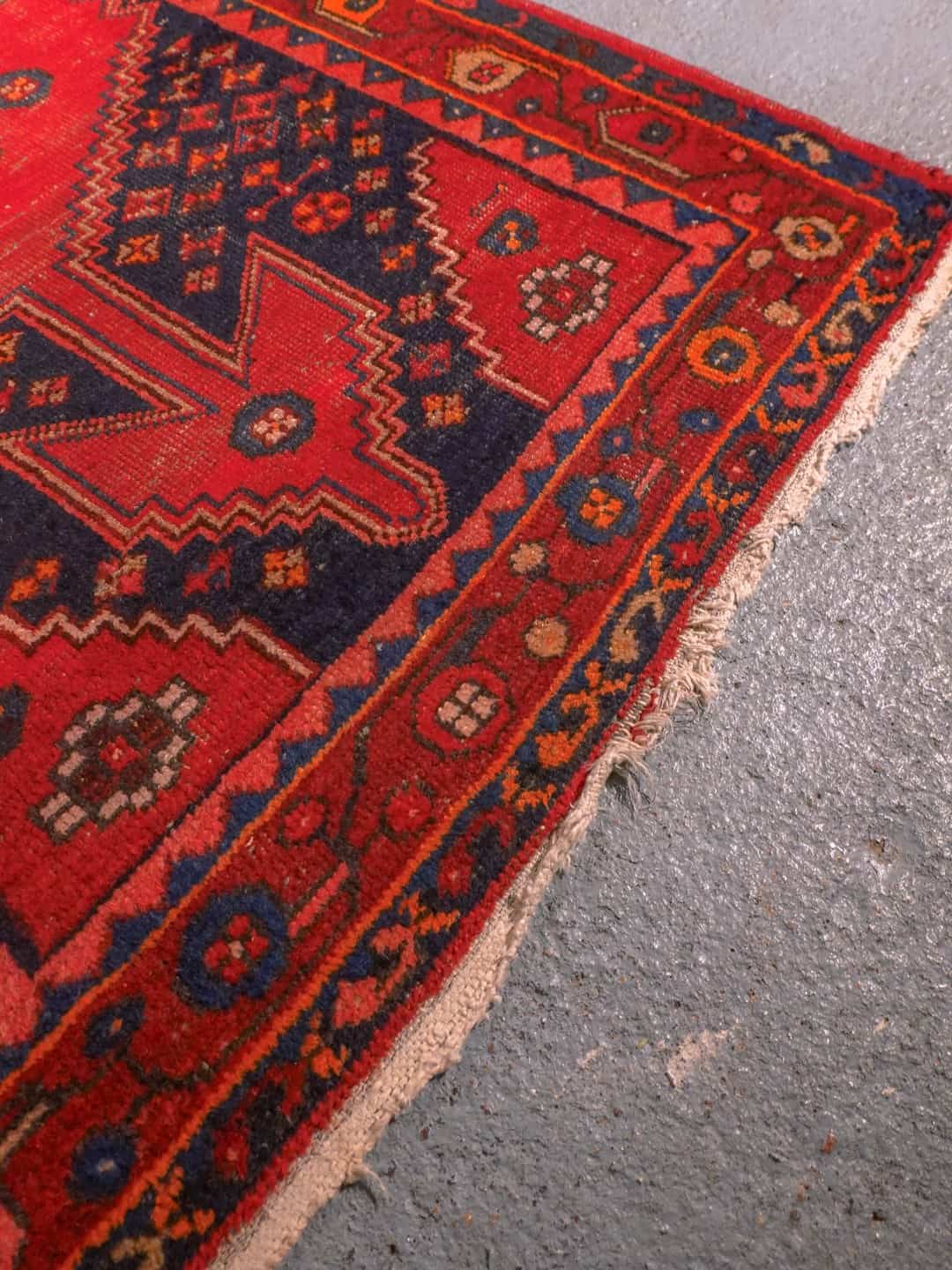 Punainen käsinsolmittu Hamadan-villamatto, 290 × 101 cm