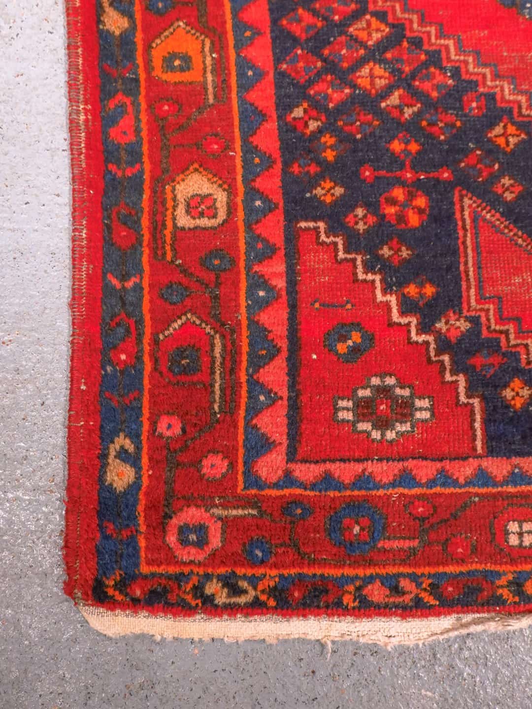 Punainen käsinsolmittu Hamadan-villamatto, 290 × 101 cm