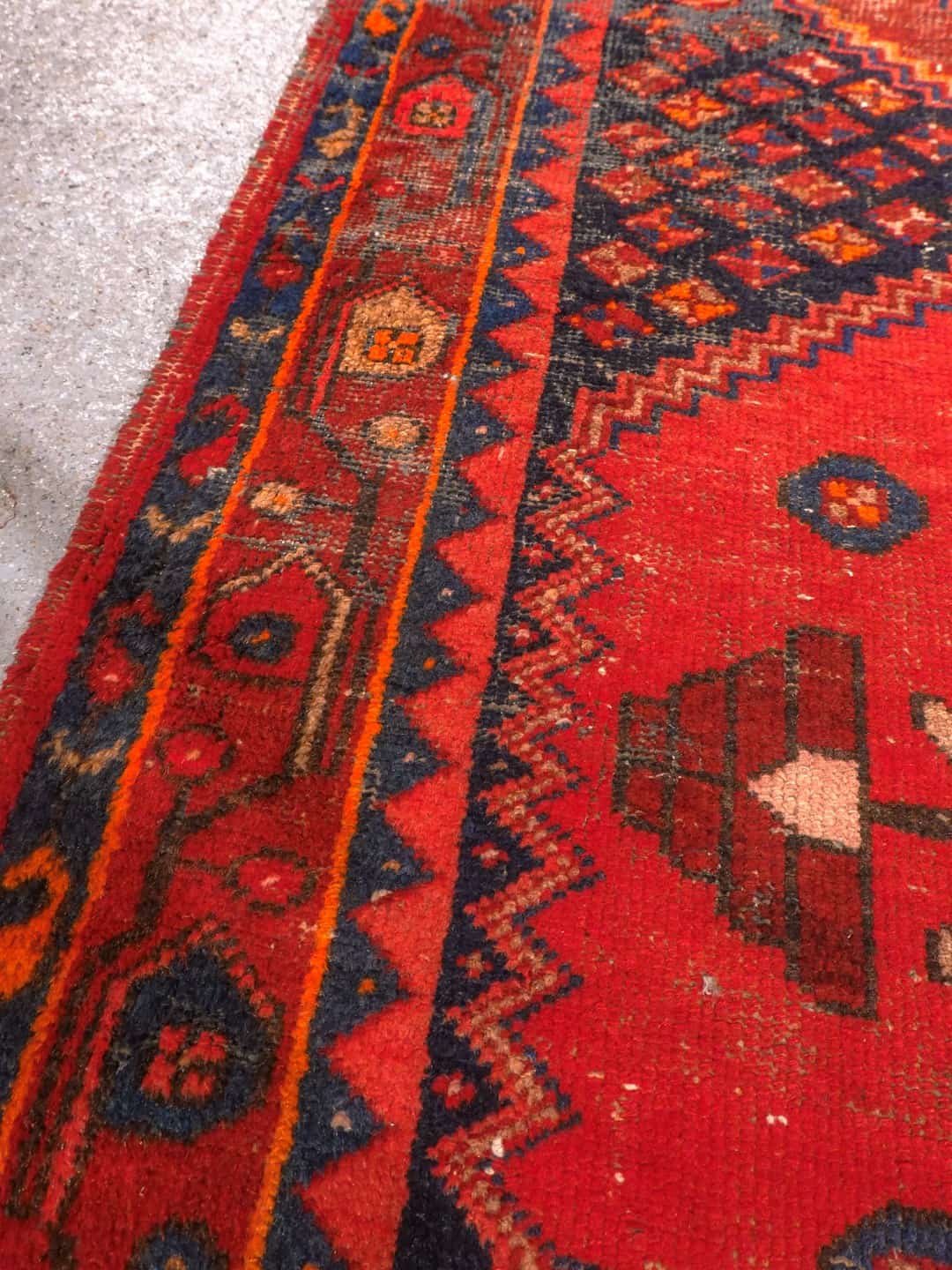 Punainen käsinsolmittu Hamadan-villamatto, 290 × 101 cm