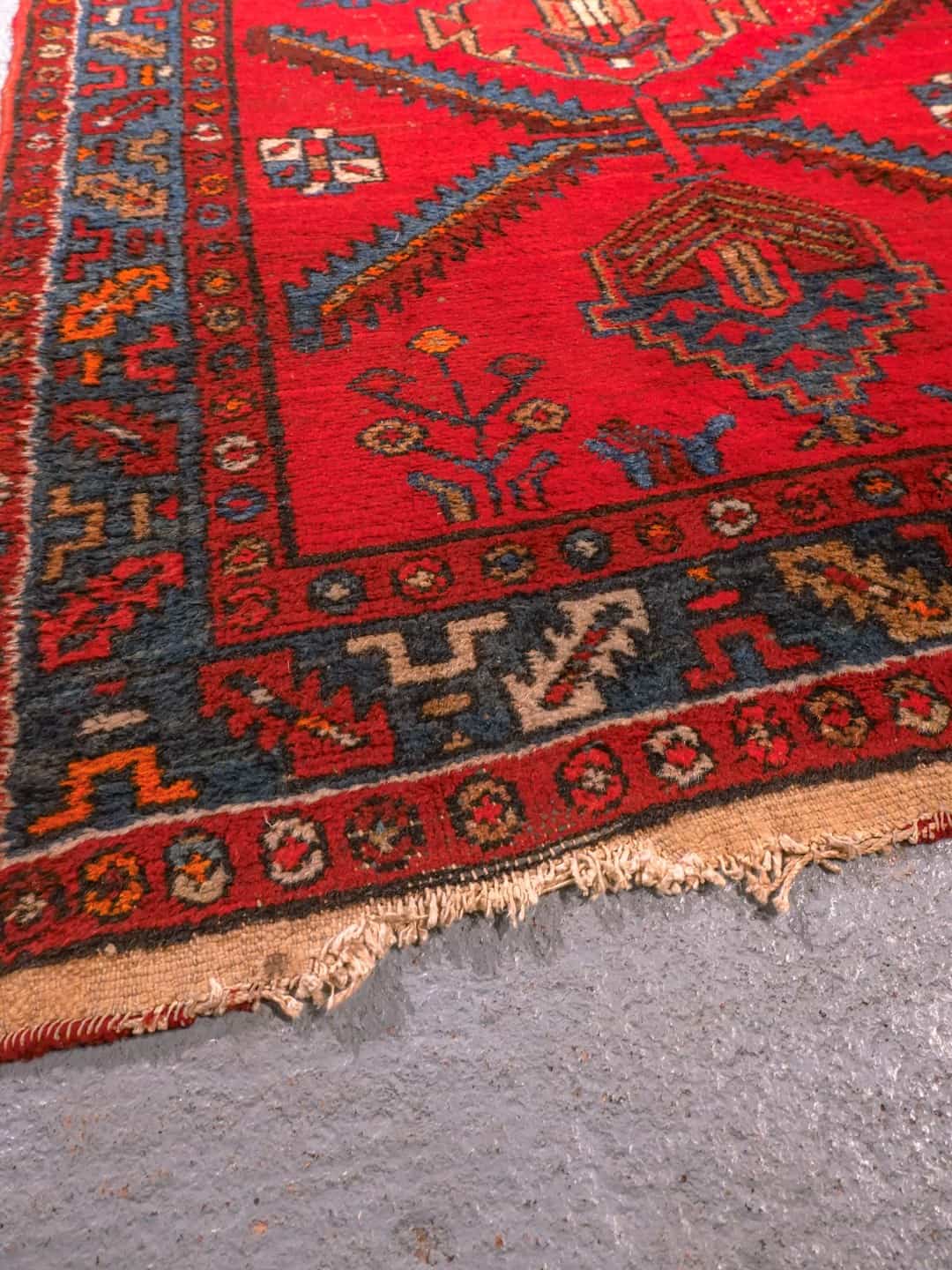 Hamadan-maton reunan yksityiskohta