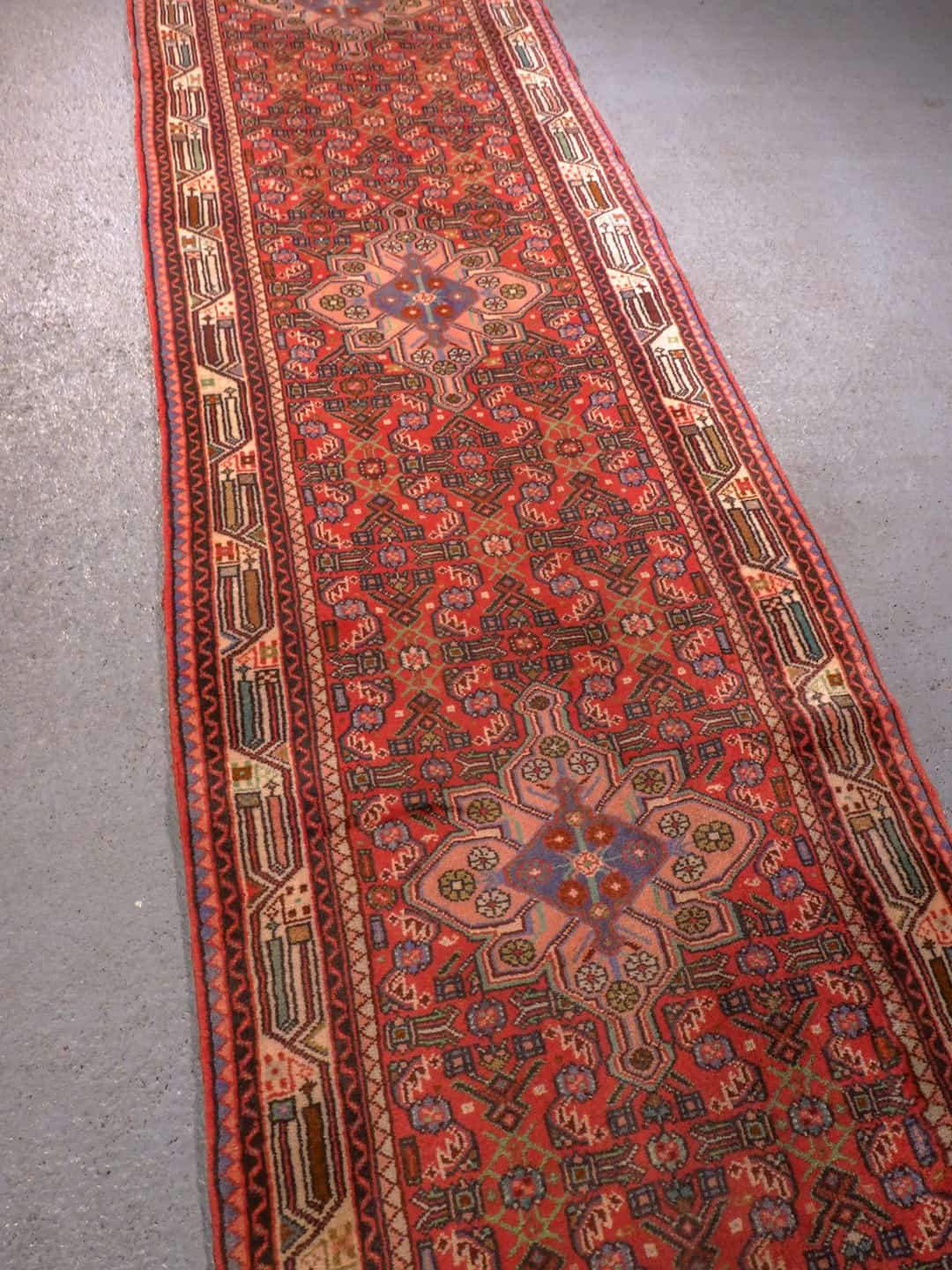 Punainen käsinsolmittu Hamadan-villamatto, 295 × 80 cm