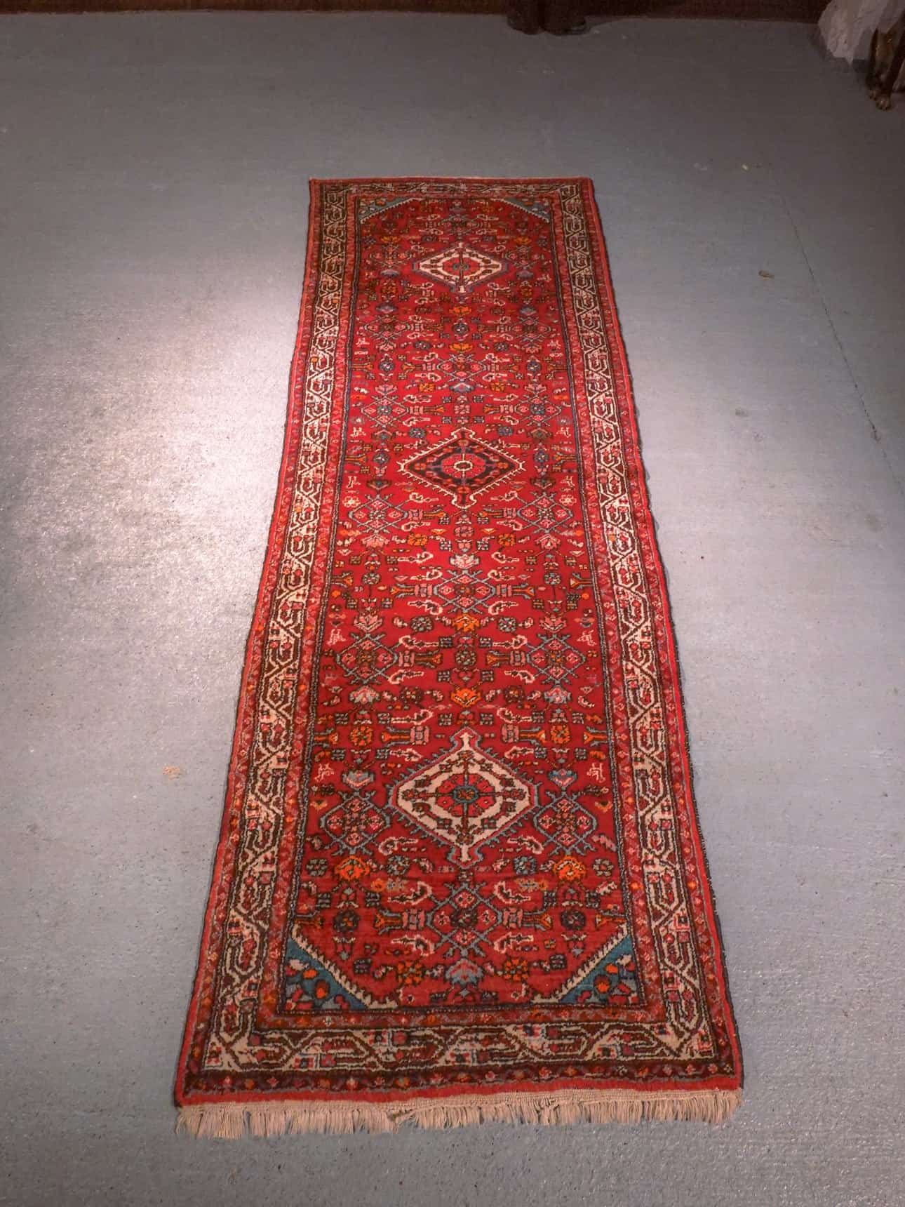Punainen käsinsolmittu Hamadan-villamatto, 310 × 105 cm
