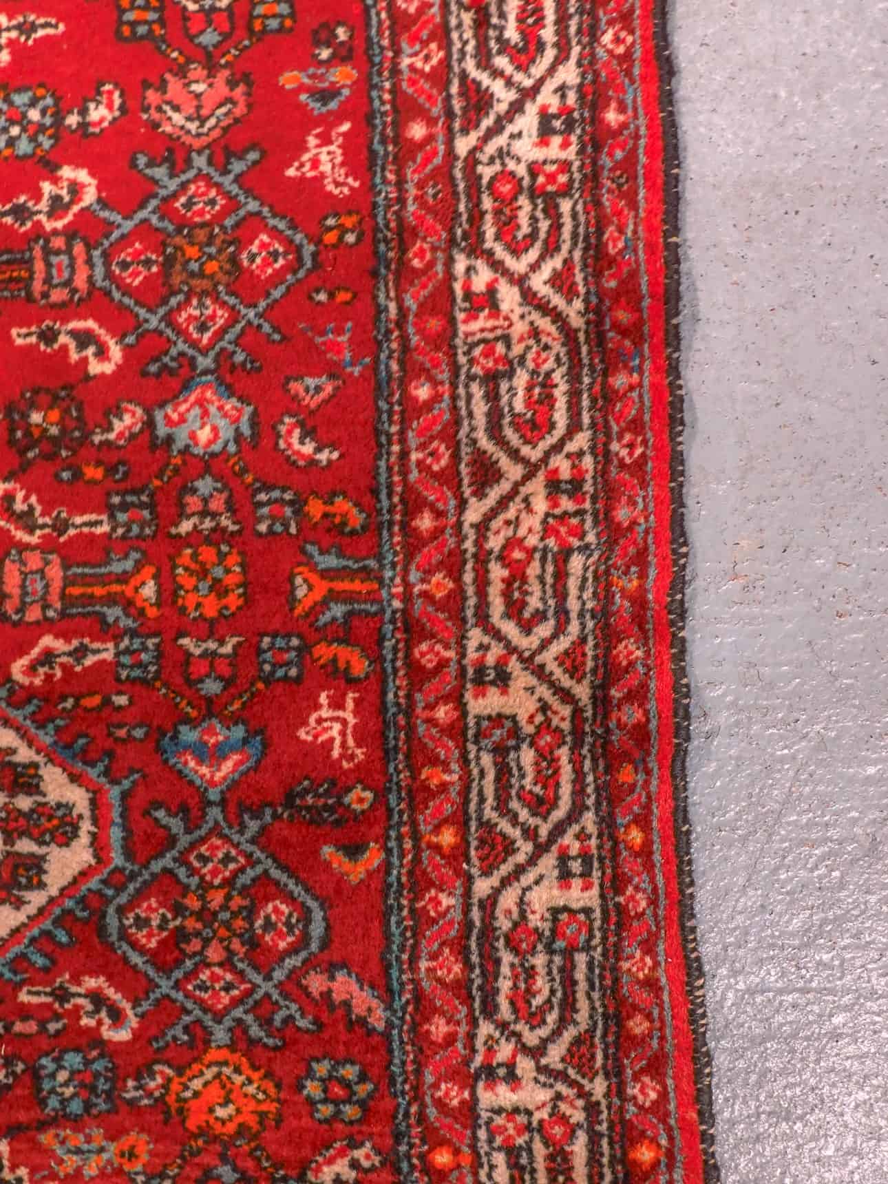Punainen käsinsolmittu Hamadan-villamatto, 310 × 105 cm