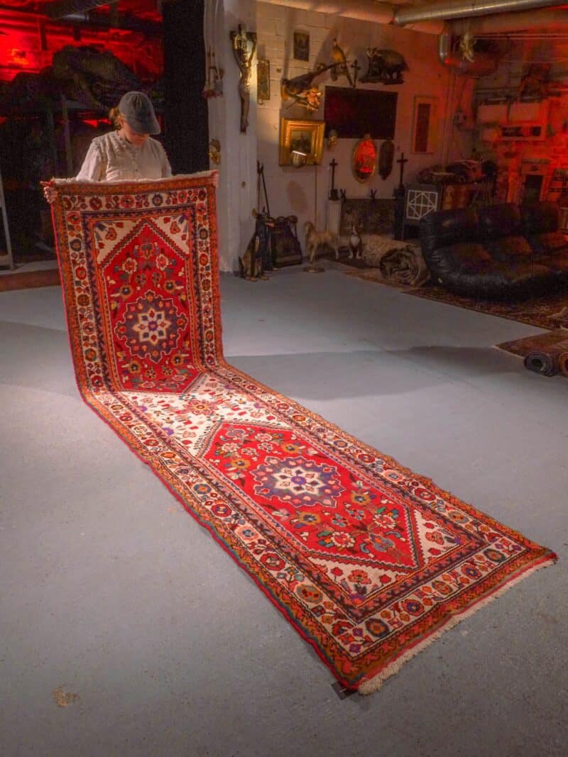 Punainen käsinsolmittu Hamadan-villamatto, 335 × 95 cm
