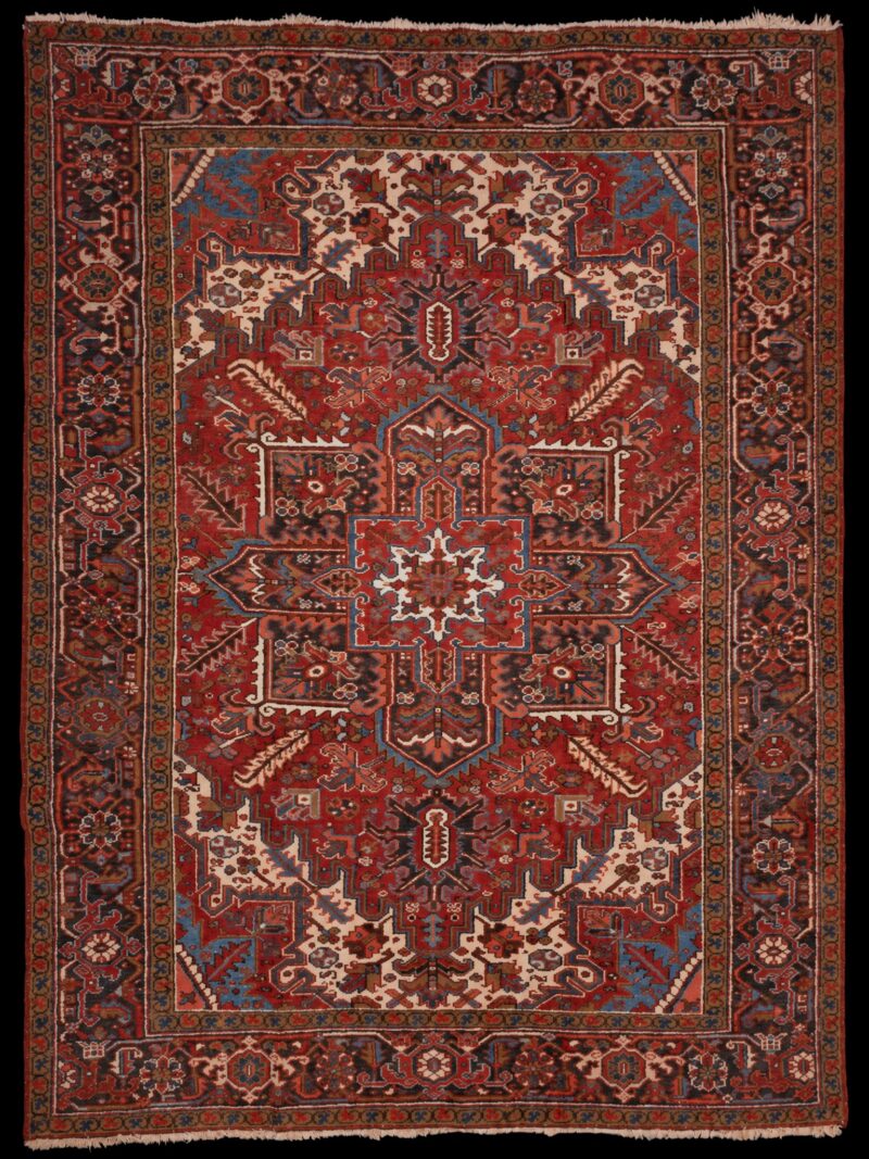 Punainen käsinsolmittu Heriz-villamatto, 276 × 225 cm