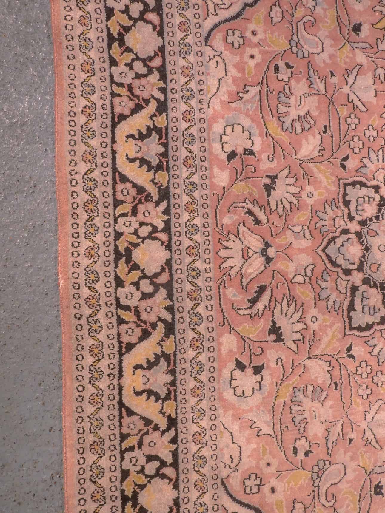 Vaalea käsinsolmittu Kashmir-silkkimatto, 185 × 121 cm