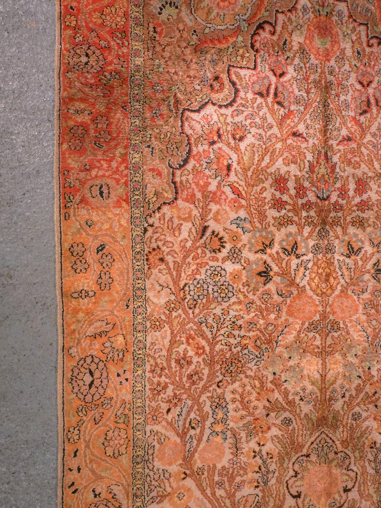 Kashmir-maton reunan yksityiskohta
