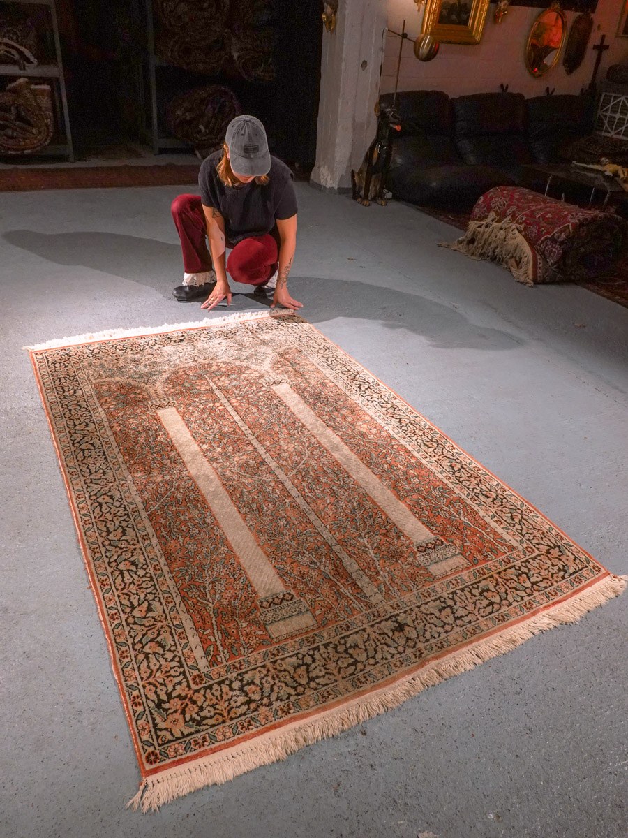 Maanläheinen käsinsolmittu Kashmir-silkkimatto, 197 × 127 cm