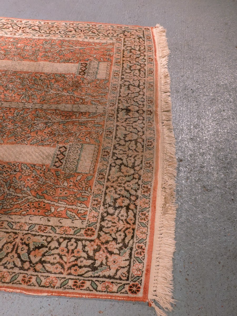 Maanläheinen käsinsolmittu Kashmir-silkkimatto, 197 × 127 cm
