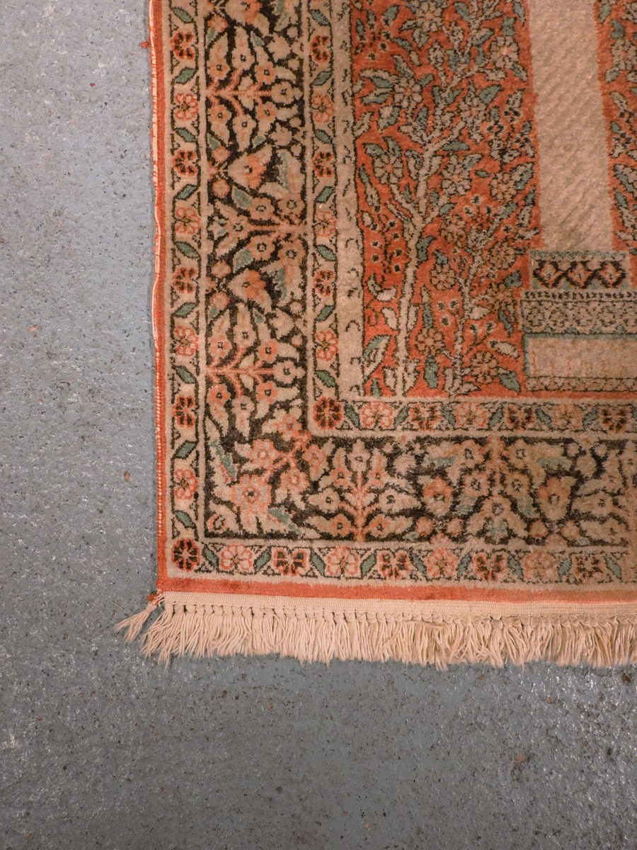 Maanläheinen käsinsolmittu Kashmir-silkkimatto, 197 × 127 cm