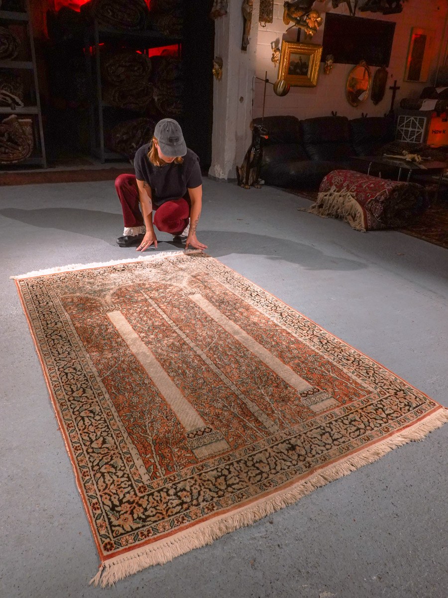 Maanläheinen käsinsolmittu Kashmir-silkkimatto, 197 × 127 cm