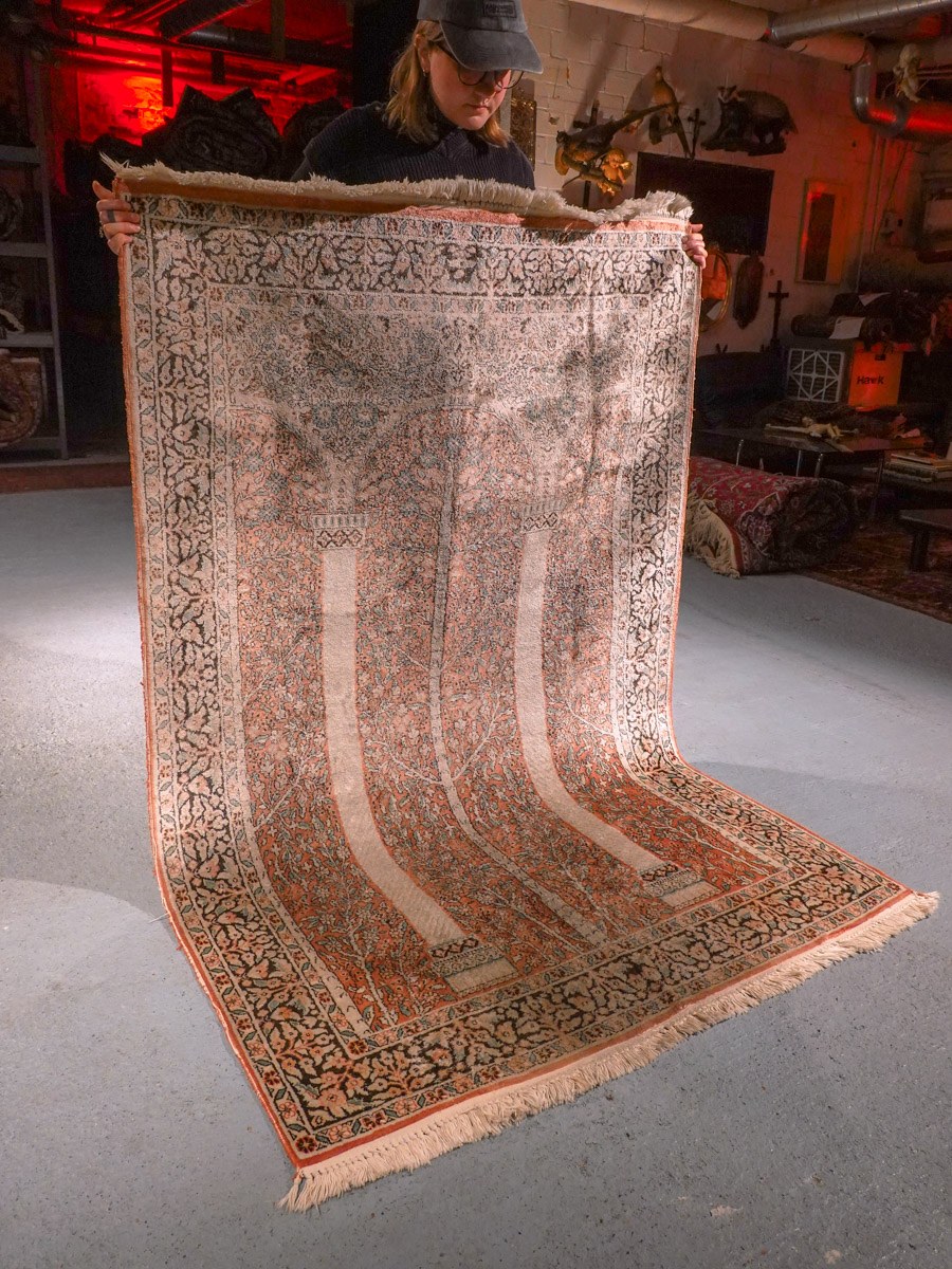Maanläheinen käsinsolmittu Kashmir-silkkimatto, 197 × 127 cm