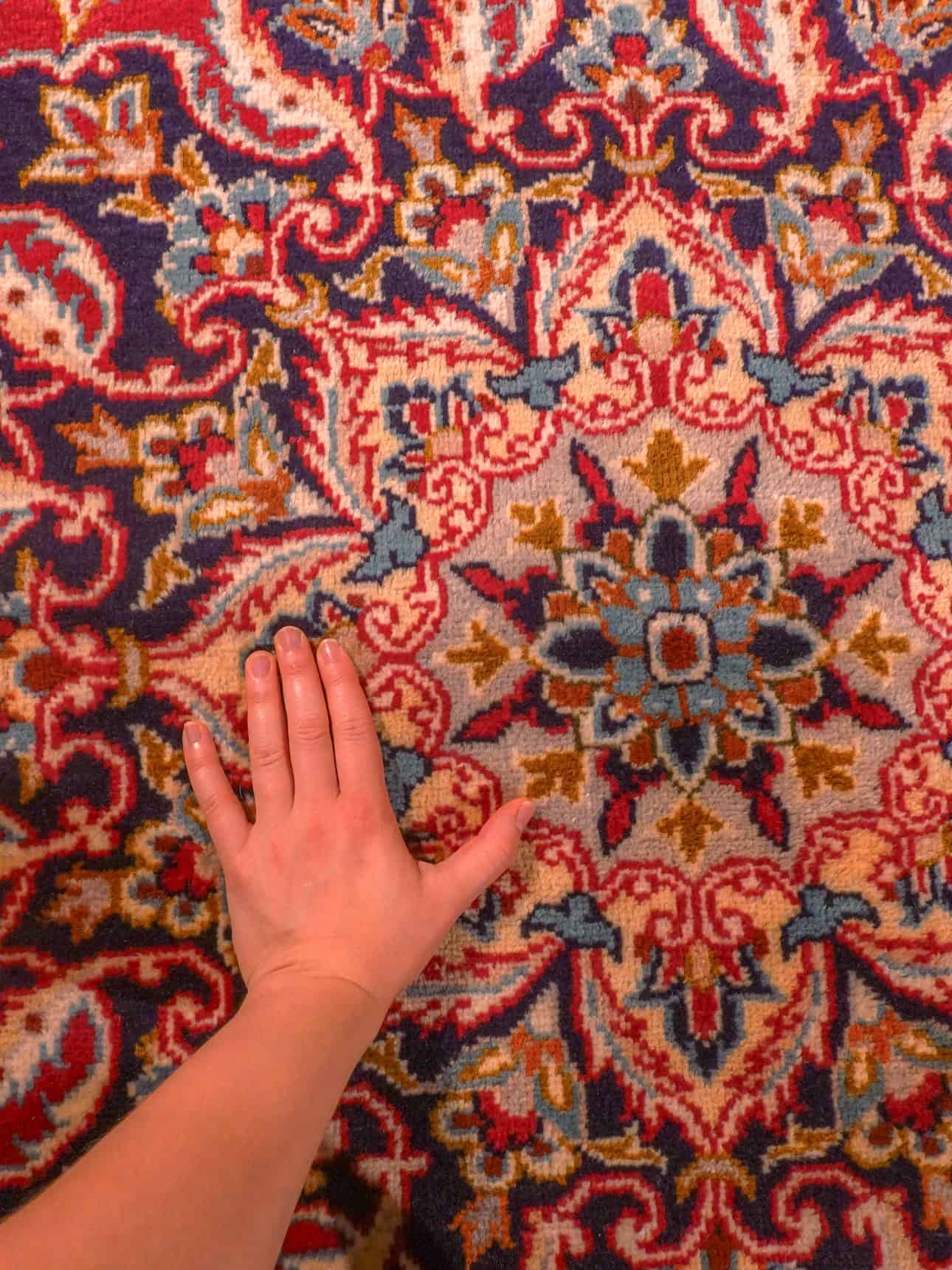 Punainen käsinsolmittu Keshan-villamatto, 365 × 272 cm