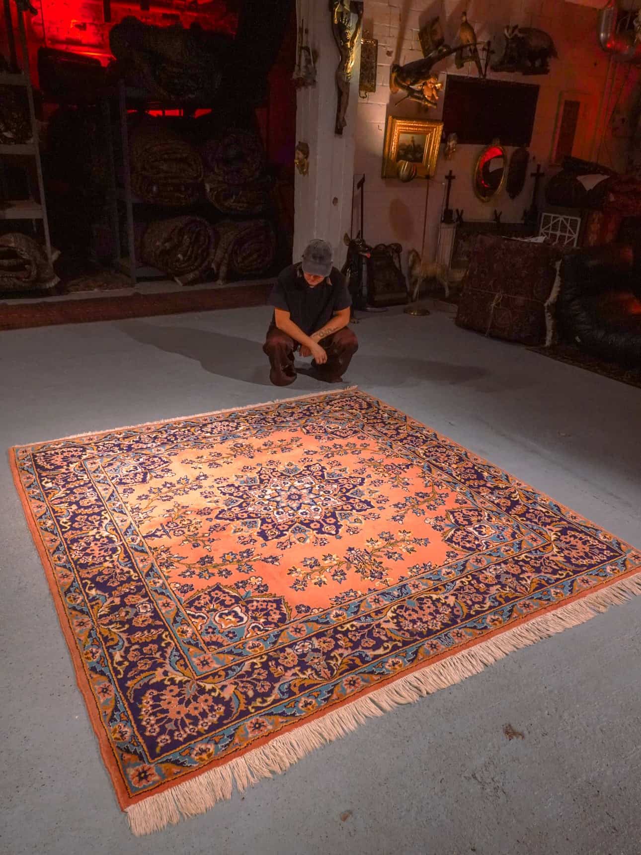 Maanläheinen käsinsolmittu Sarouk-villamatto, 205 × 200 cm