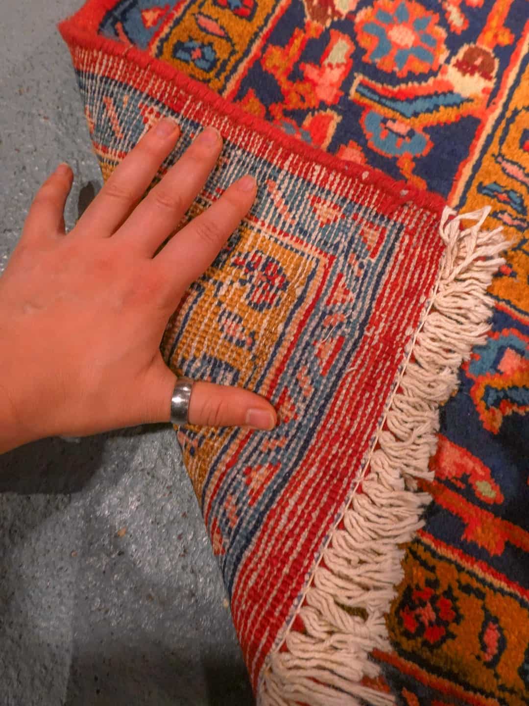 Punainen käsinsolmittu Sarouk-villamatto, 305 × 220 cm