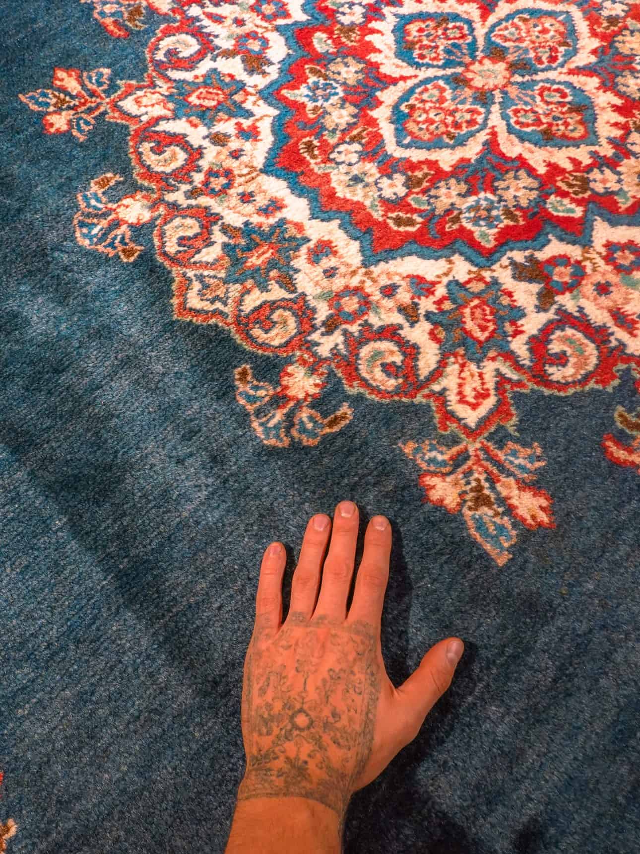 Muu käsinsolmittu Sarouk-villamatto, 325 × 243 cm