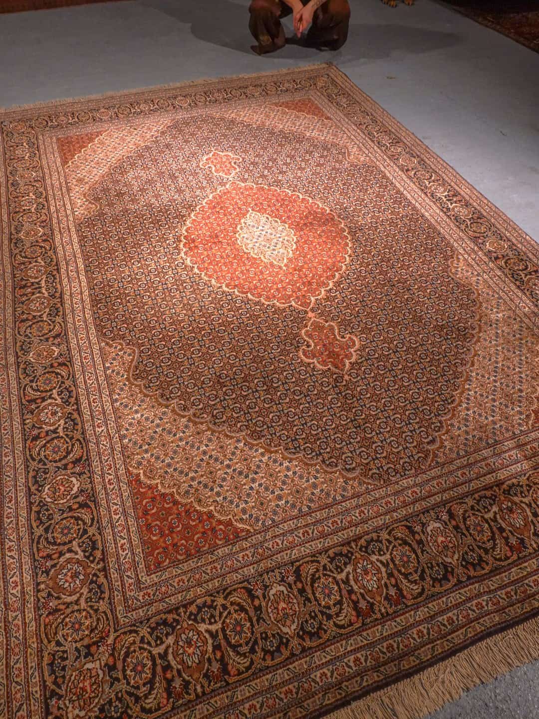 Punainen käsinsolmittu Tabriz-villamatto, 290 × 200 cm