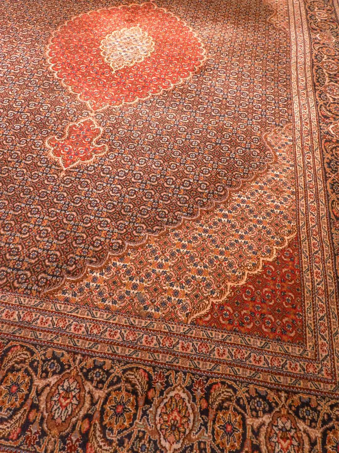Tabriz-maton kuvioinnin yksityiskohta