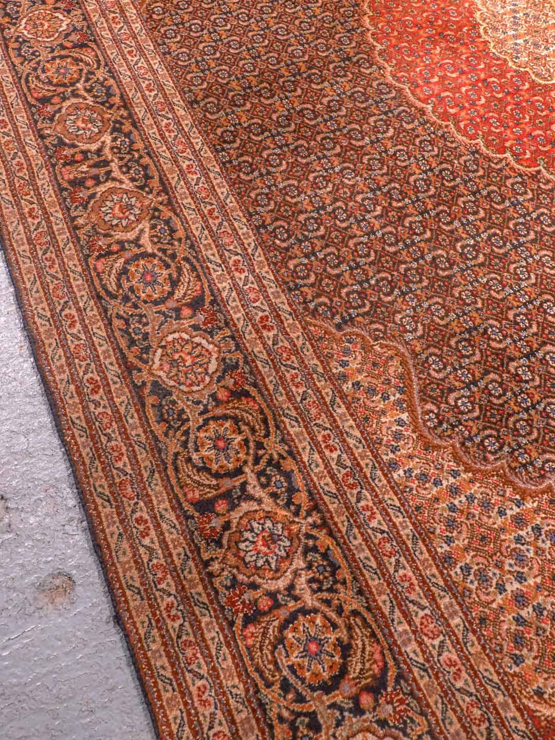 Tabriz-maton reunan yksityiskohta