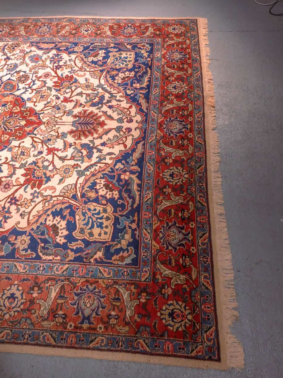 Vaalea käsinsolmittu Tabriz-villamatto, 410 × 303 cm