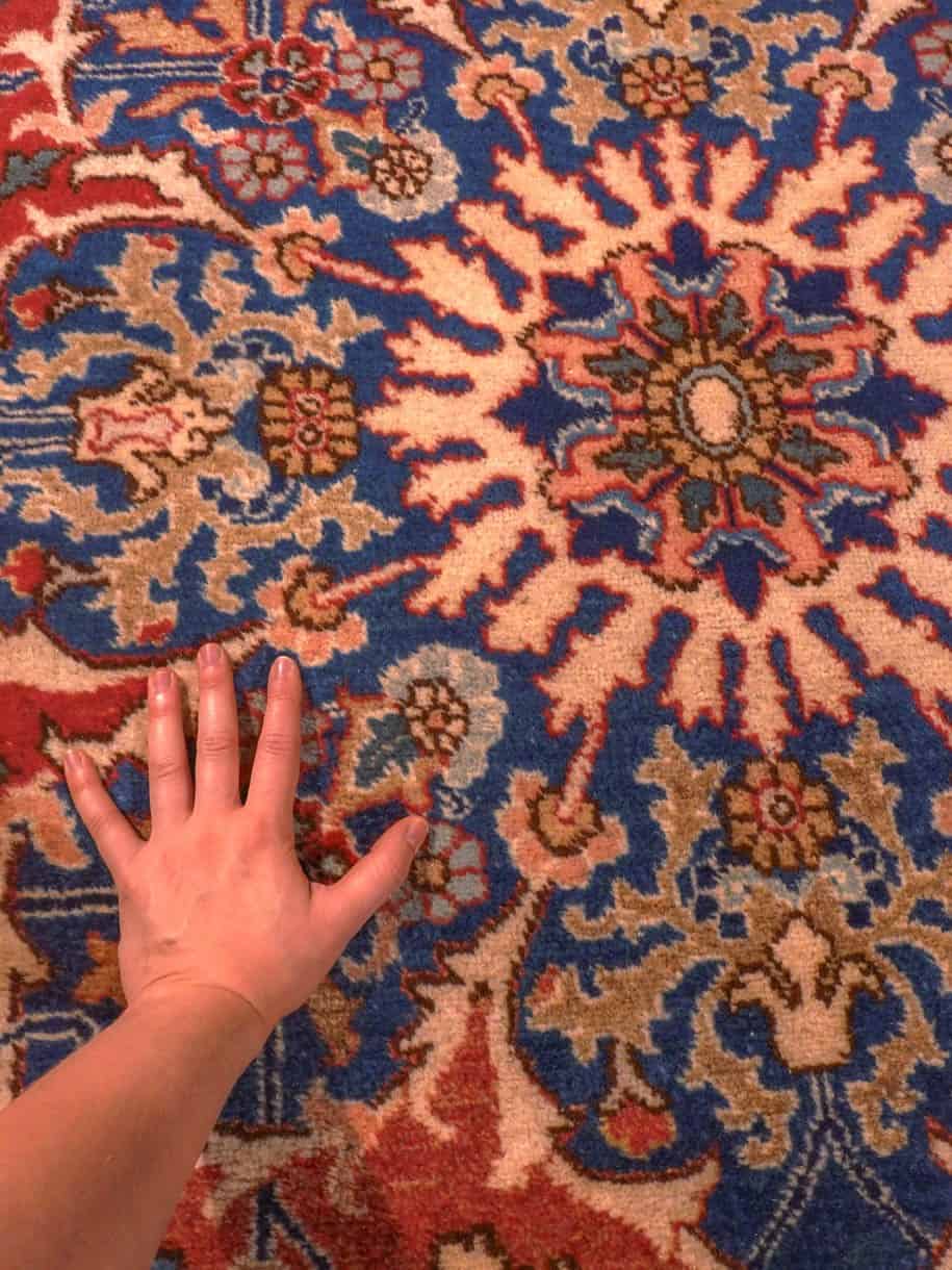 Vaalea käsinsolmittu Tabriz-villamatto, 410 × 303 cm