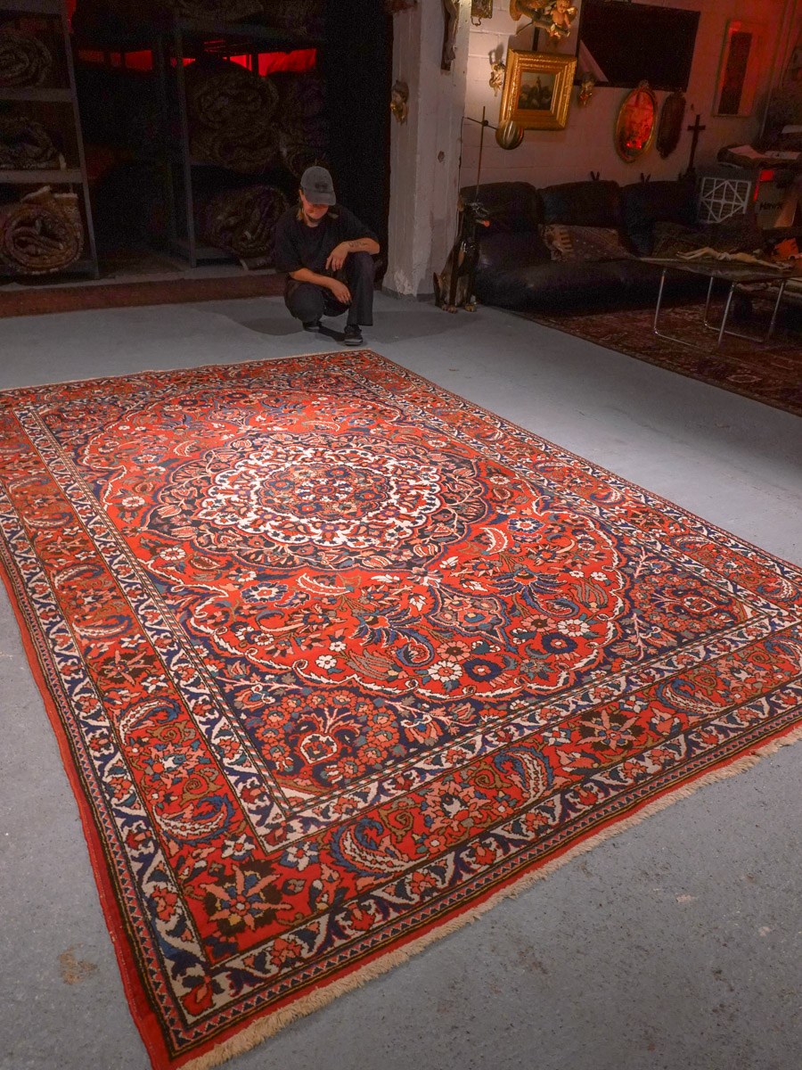Punainen käsinsolmittu Bahtijaari-villamatto, 314 × 205 cm