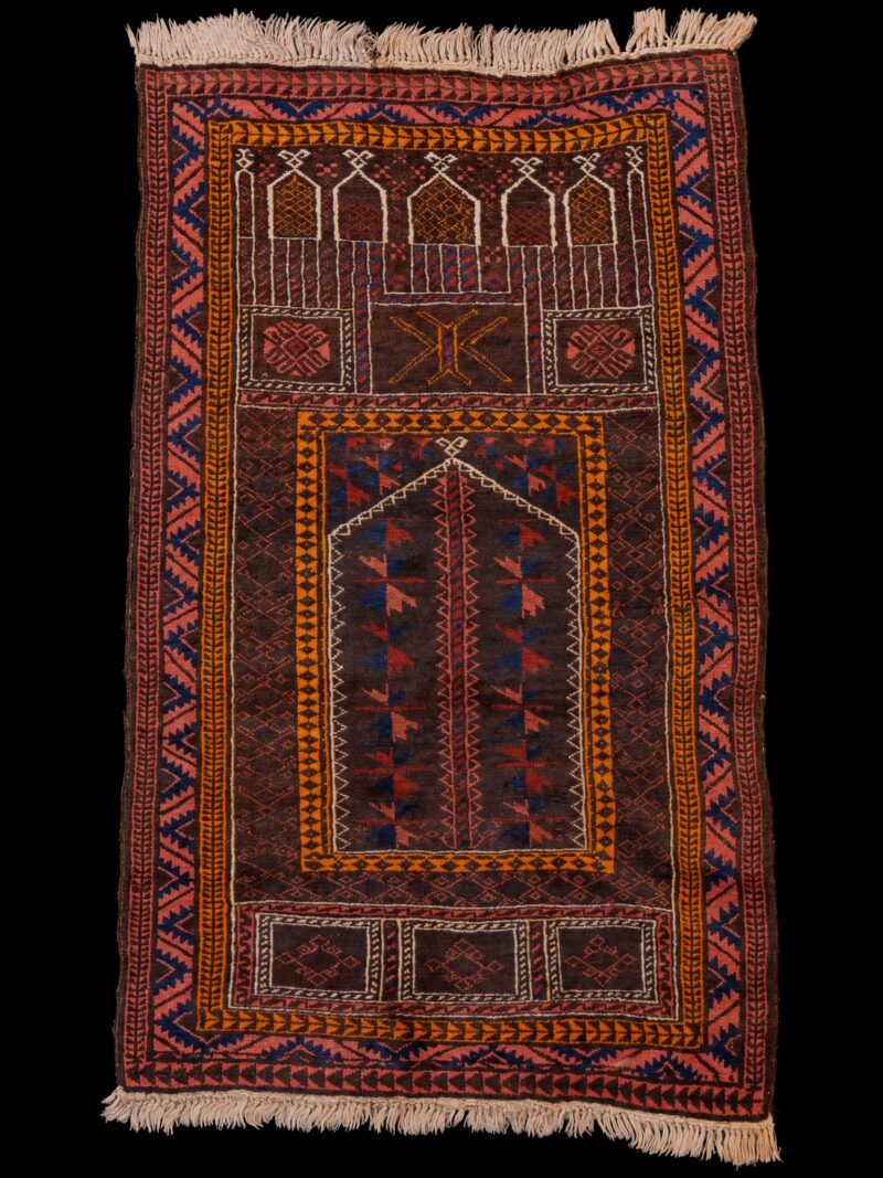 Maanläheinen käsinsolmittu Balutsi-villamatto, 136 × 87 cm