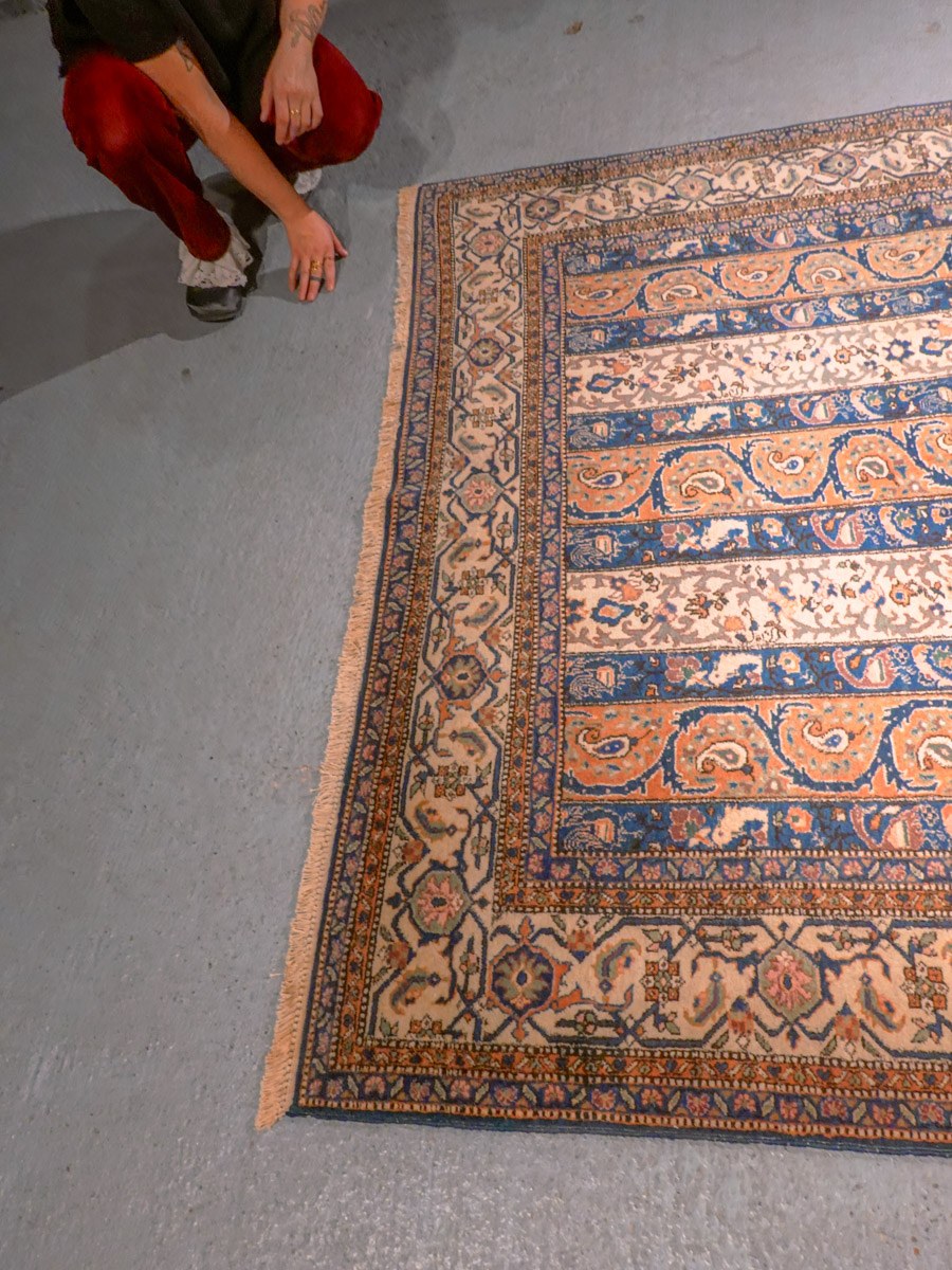 Maanläheinen käsinsolmittu Ghom-villamatto, 282 × 171 cm