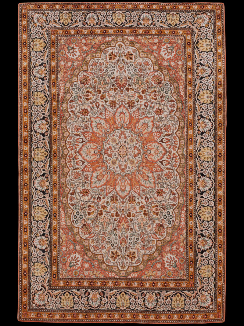 Vaalea käsinsolmittu Kashmir-silkkimatto, 184 × 122 cm