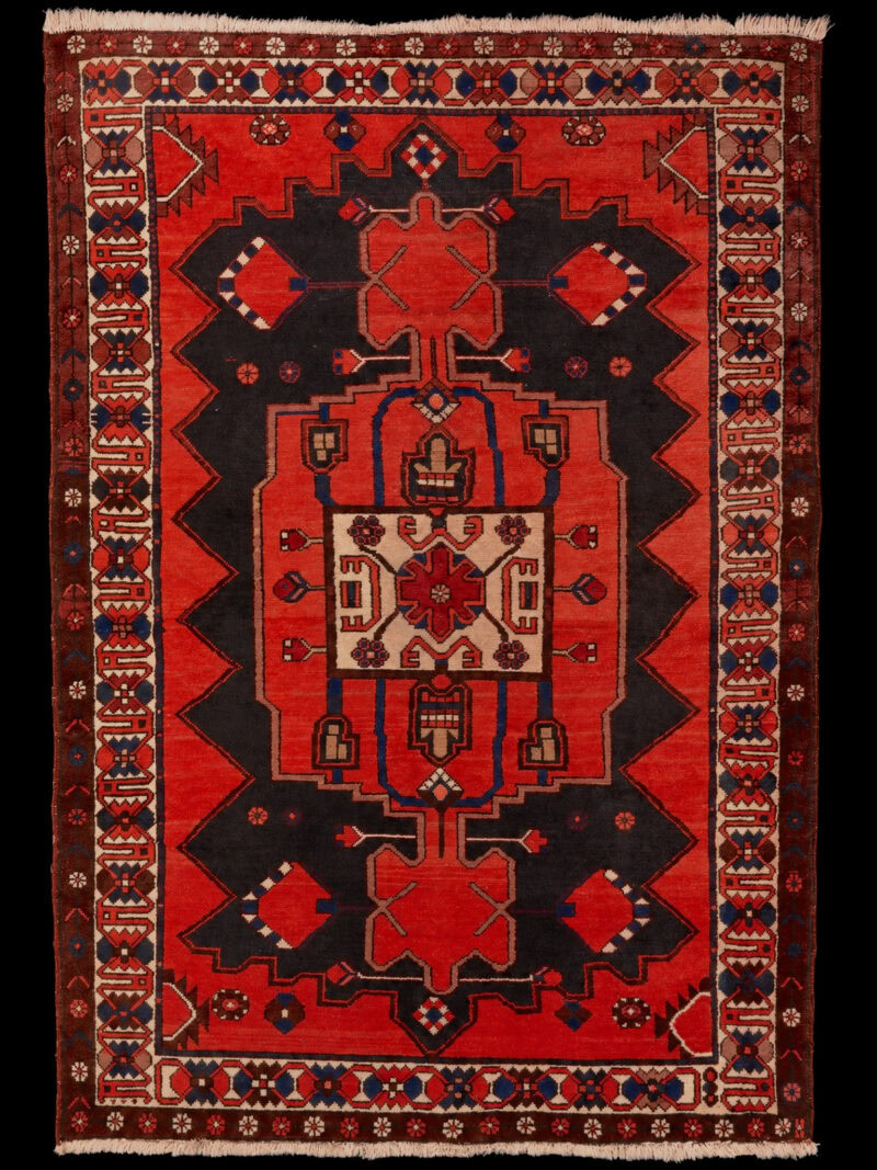 Punainen käsinsolmittu Bahtijaari-villamatto, 219 × 156 cm