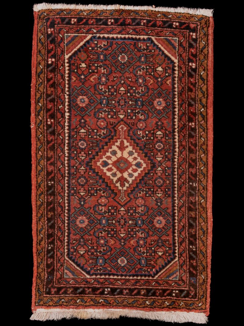 Punainen käsinsolmittu Hamadan-villamatto, 106 × 68 cm