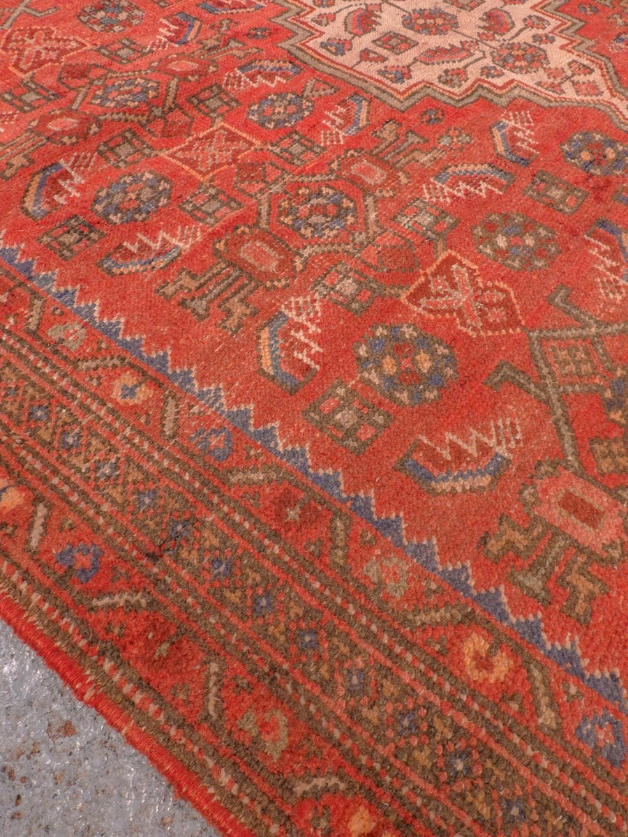 Hamadan-maton kuvioinnin yksityiskohta