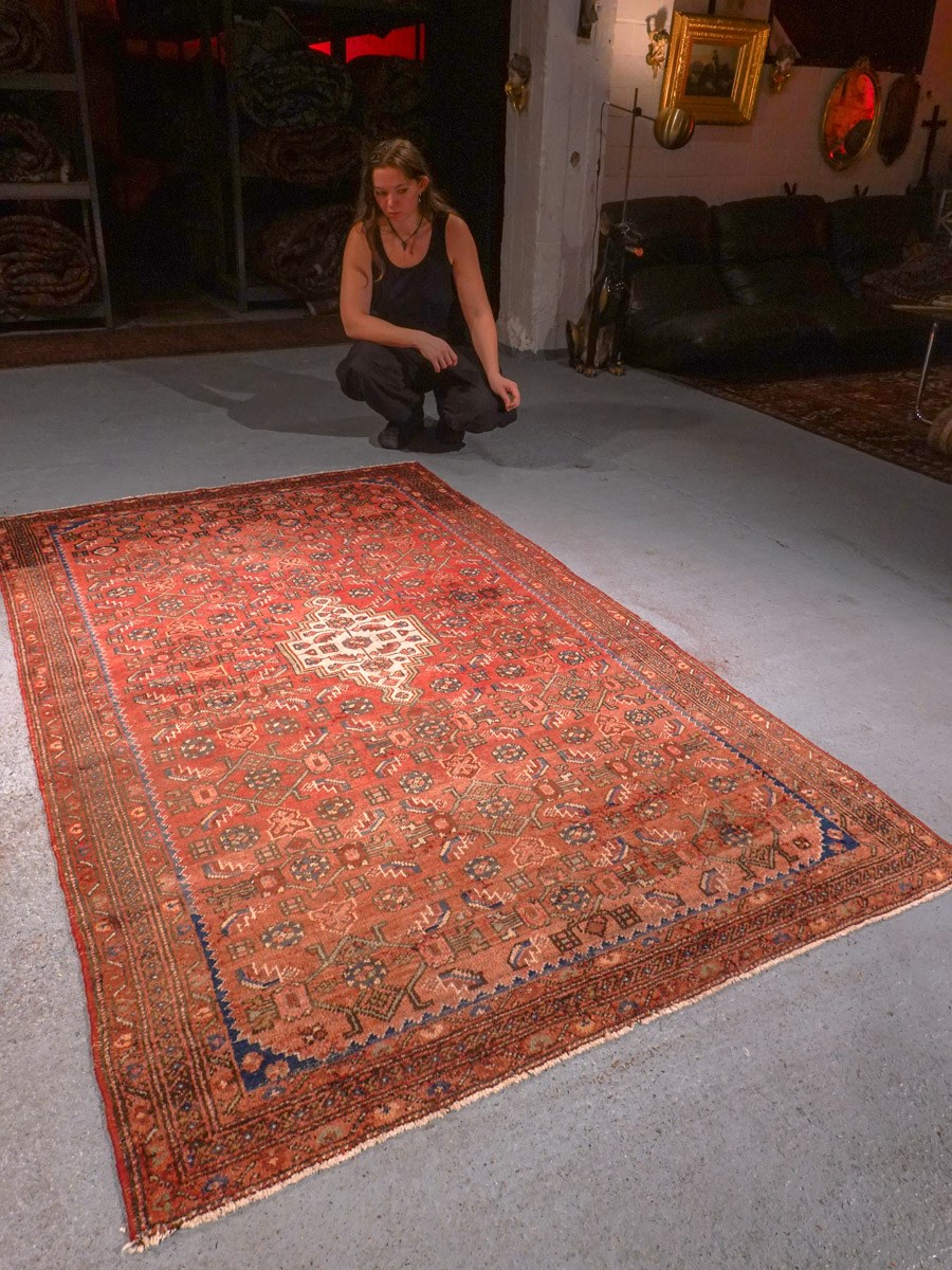 Punainen käsinsolmittu Hamadan-villamatto, 219 × 133 cm