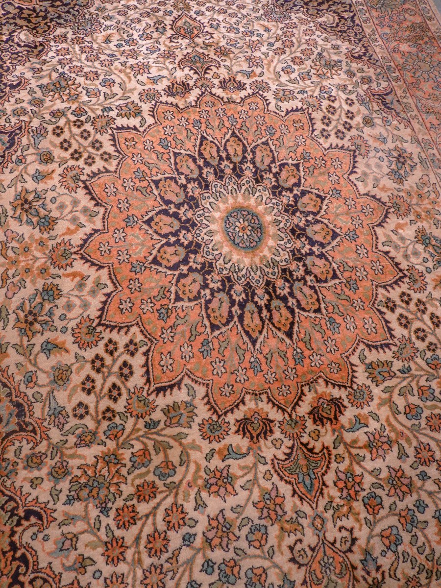 Kashmir-maton reunan yksityiskohta