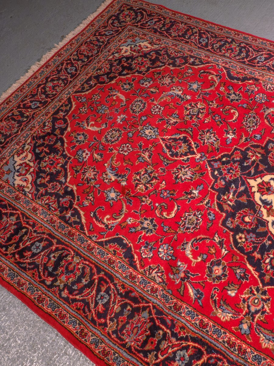 Punainen käsinsolmittu Keshan-villamatto, 251 × 151 cm