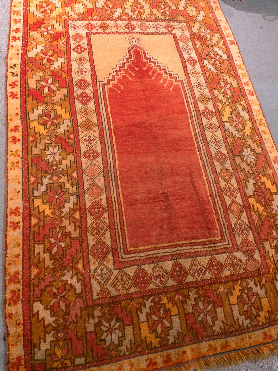 Maanläheinen käsinsolmittu Milas-villamatto, 162 × 101 cm