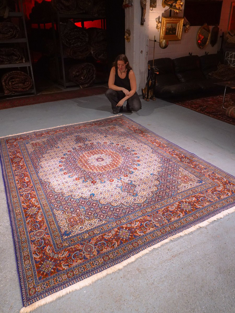 Vaalea käsinsolmittu Moud-villamatto, 250 × 200 cm