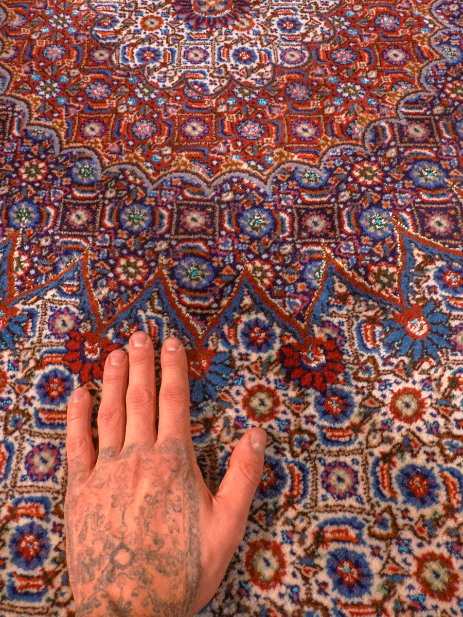 Vaalea käsinsolmittu Moud-villamatto, 250 × 200 cm