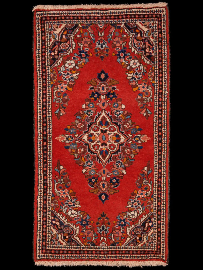 Punainen käsinsolmittu Sarouk-villamatto, 130 × 71 cm
