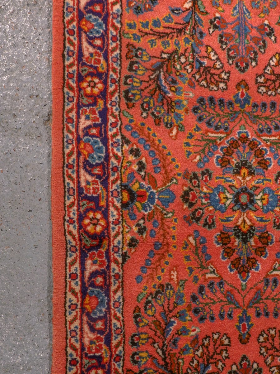 Punainen käsinsolmittu Sarouk-villamatto, 131 × 68 cm