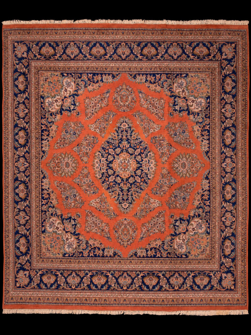 Punainen käsinsolmittu Sarouk-villamatto, 259 × 244 cm